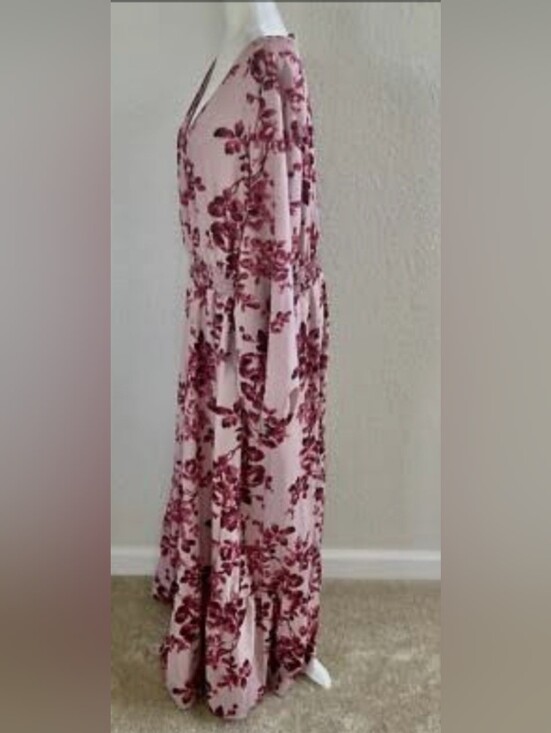 BloomChic Dresses & Skirts - BloomChic Pink Dress with Rose Print